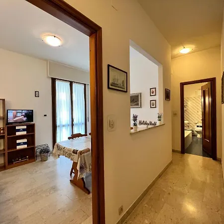 Mary By Holiday World Apartment
